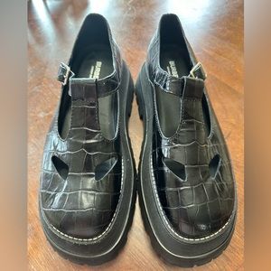 Burberry Flat T-Bar Shoes
